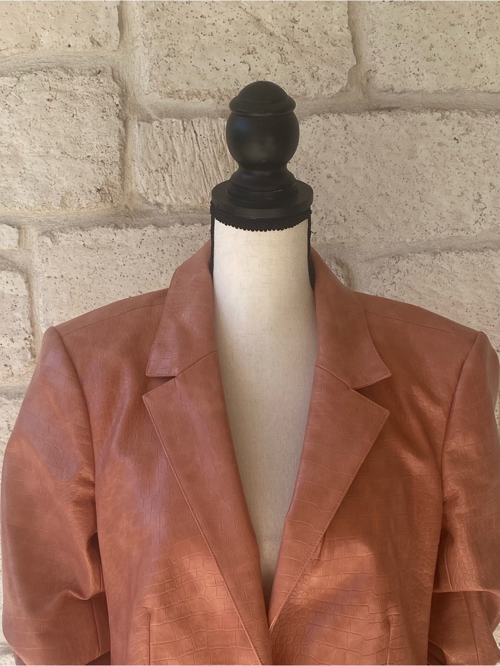 cinq a sept Kylie Single Button Faux Leather Blazer Sz 6 - Picture 3 of 13